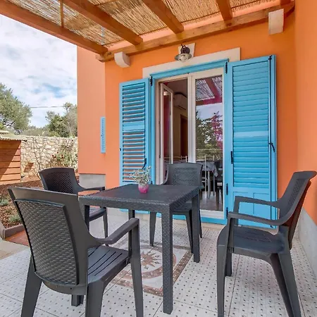 Casper Mit Terrasse, Garten Und Grill Veli Losinj