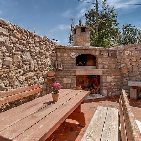 Casper Mit Terrasse, Garten Und Grill Veli Losinj